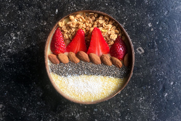 mango kokos smoothie bowl