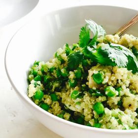 Lauwwarme groene quinoa salade