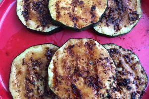 Gegrilde pittig-zoete courgetteburgers