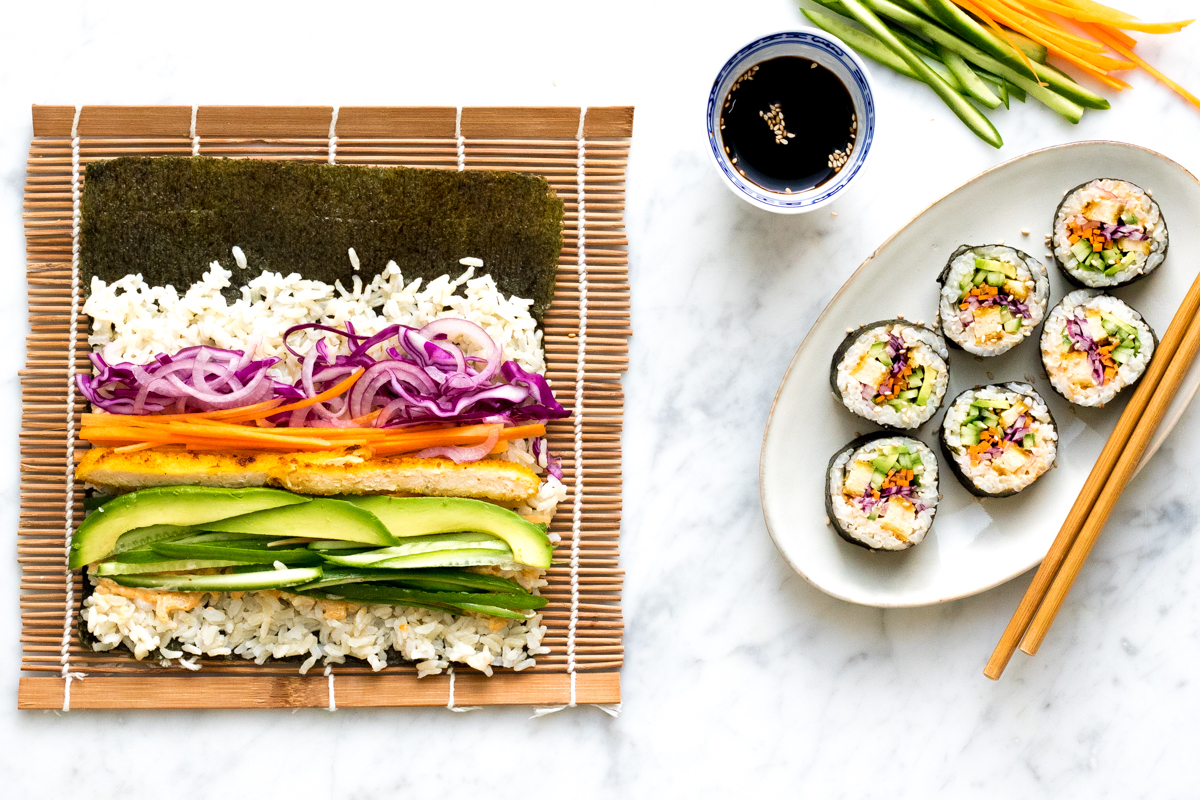 Vegetarische regenboog sushi