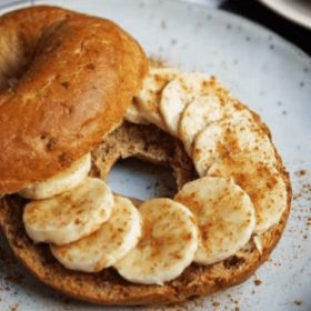 bagels met banaan