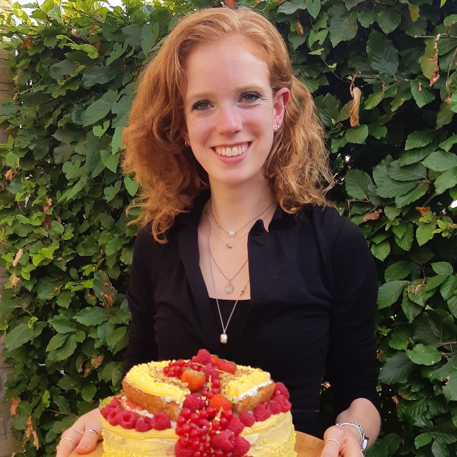 Bananenbrood taartje met kokos en blauwe bessen